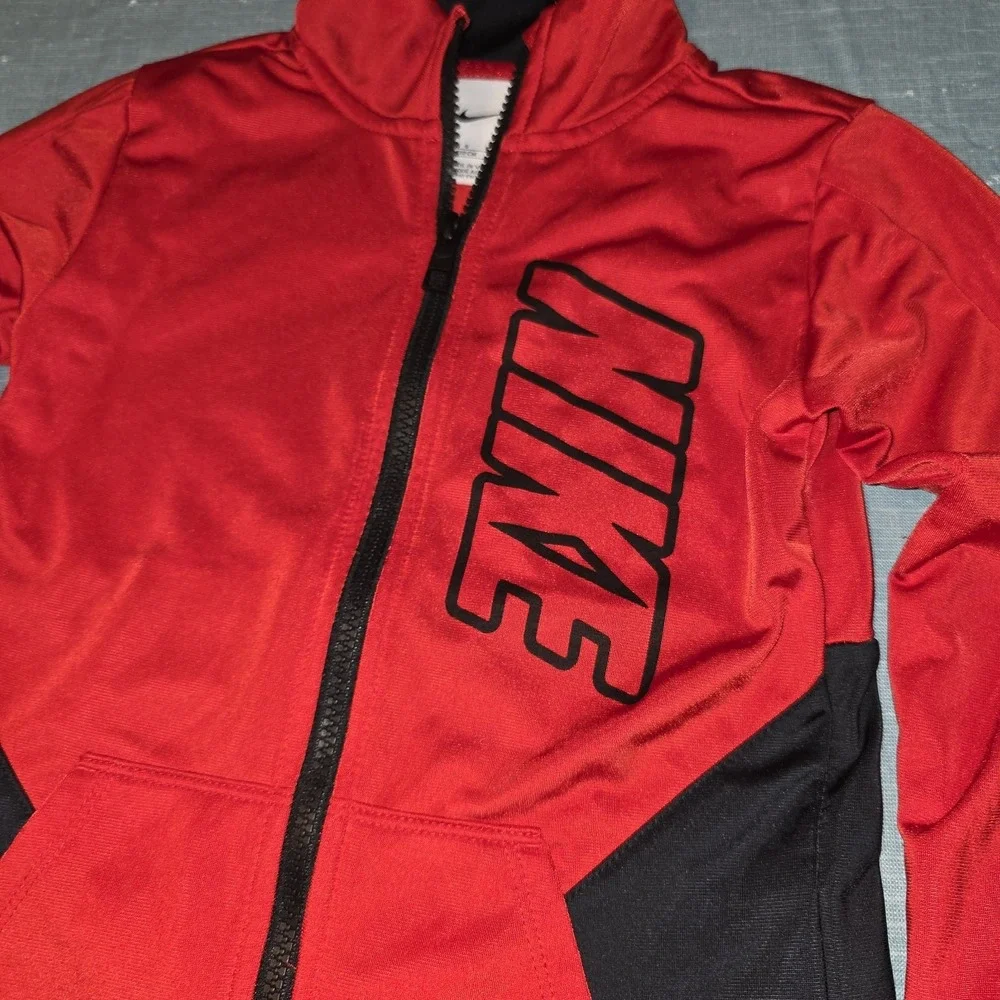 Boys Nike  Track Jacket Red Full Zip Youth Kids  - Size 4-5 Years - Picture 2 of 6